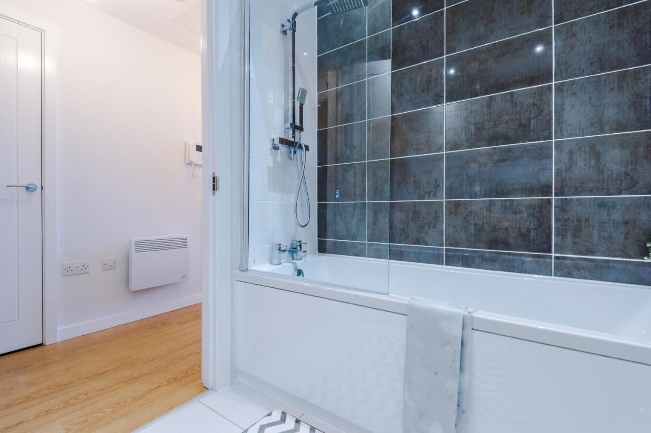 ✰Onpoint - Modern 2 Bed Apartment Close To Centre✰ Лийдс Екстериор снимка