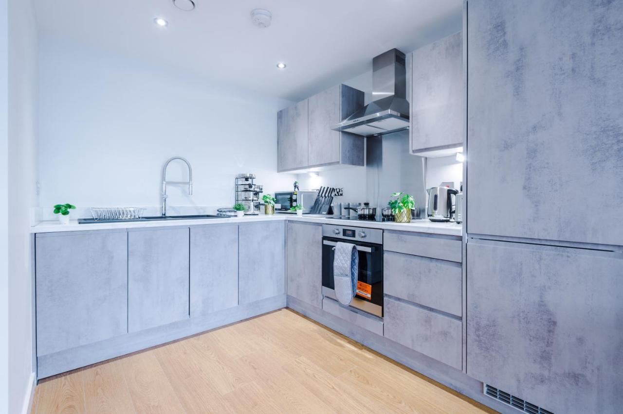 ✰Onpoint - Modern 2 Bed Apartment Close To Centre✰ Лийдс Екстериор снимка
