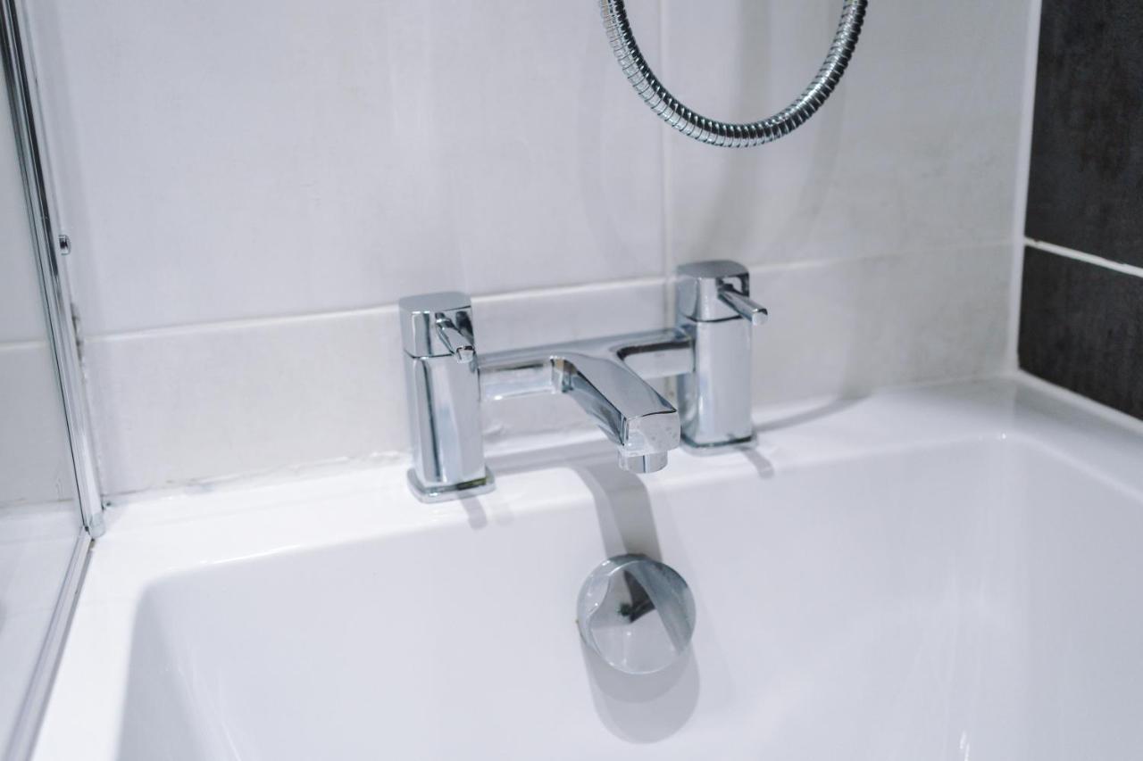 ✰Onpoint - Modern 2 Bed Apartment Close To Centre✰ Лийдс Екстериор снимка